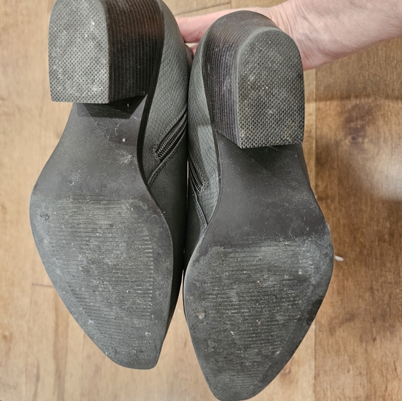 Gray ankle boots 2.5" heel zipper size 10 western style - Picture 8 of 9